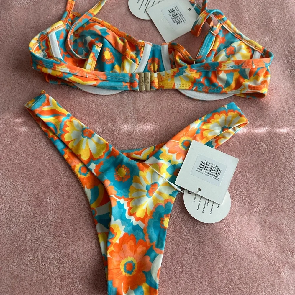 KULANI KINIS Bikini in Miami Moon Floral Bikini Top M and bottom S - Picture 11 of 11